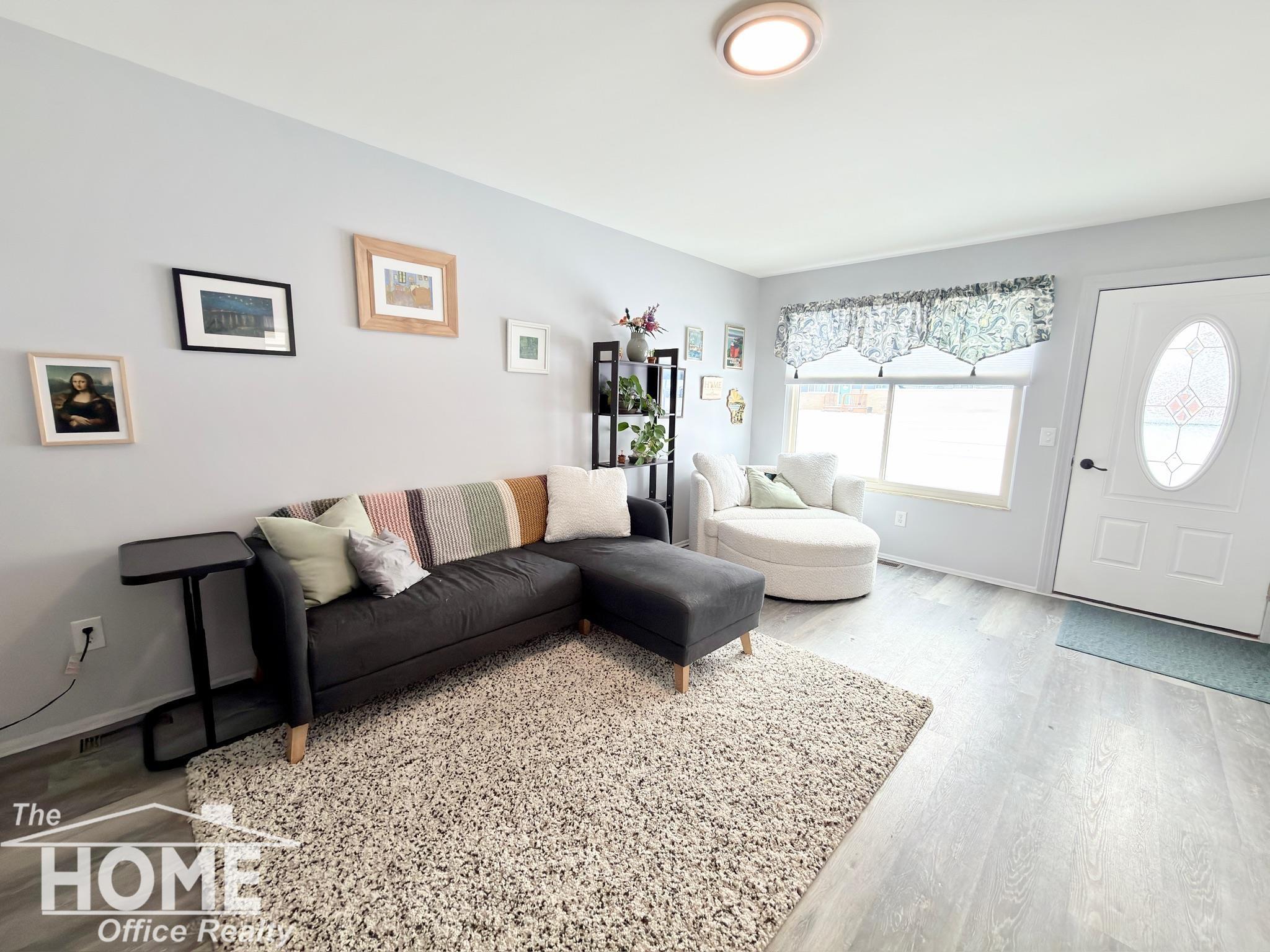 105 E Naldrette Street