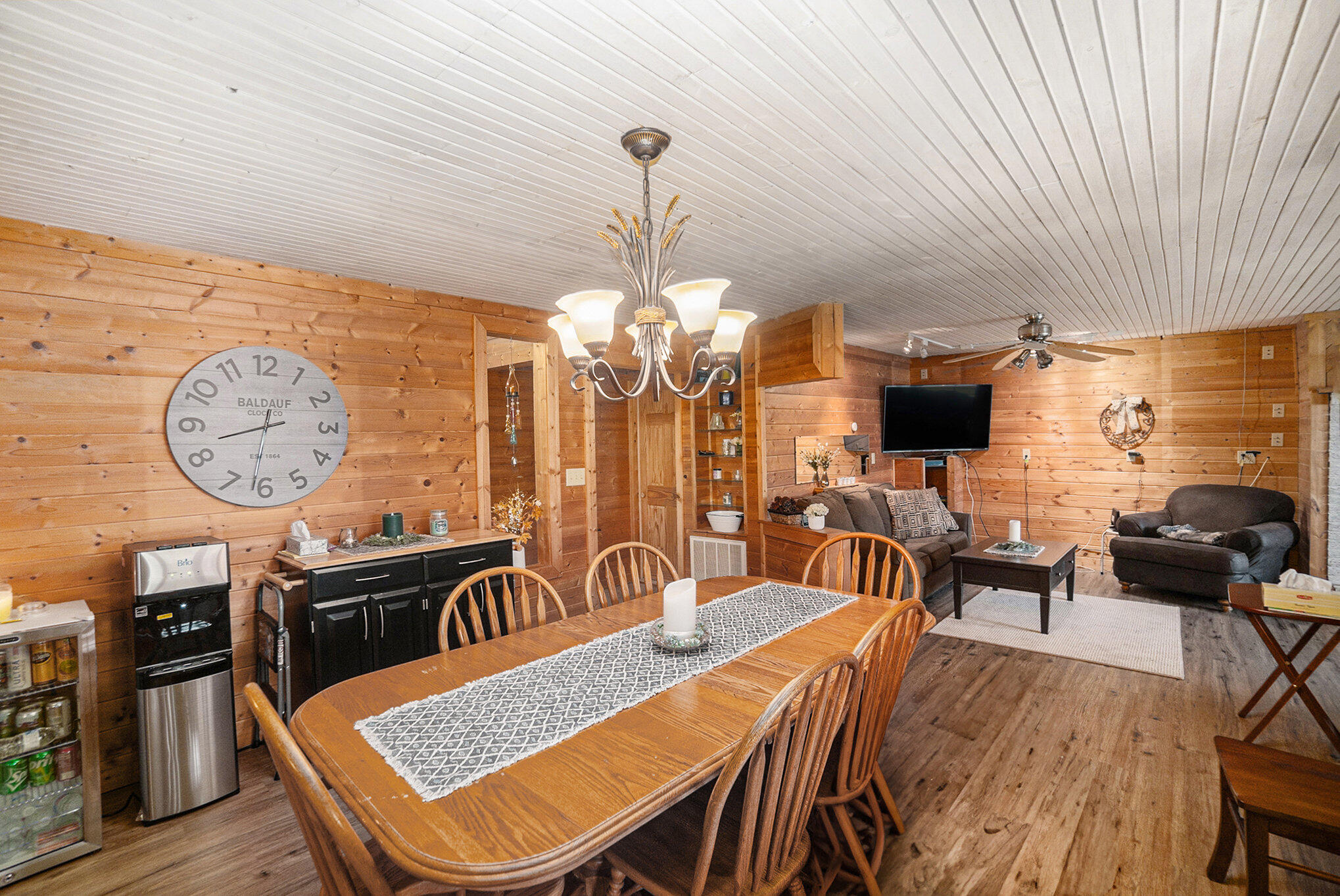 11422 Lakeshore Drive