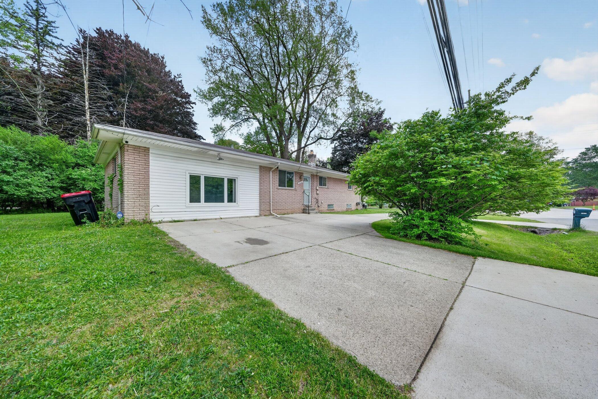 23100 Mapleridge Drive