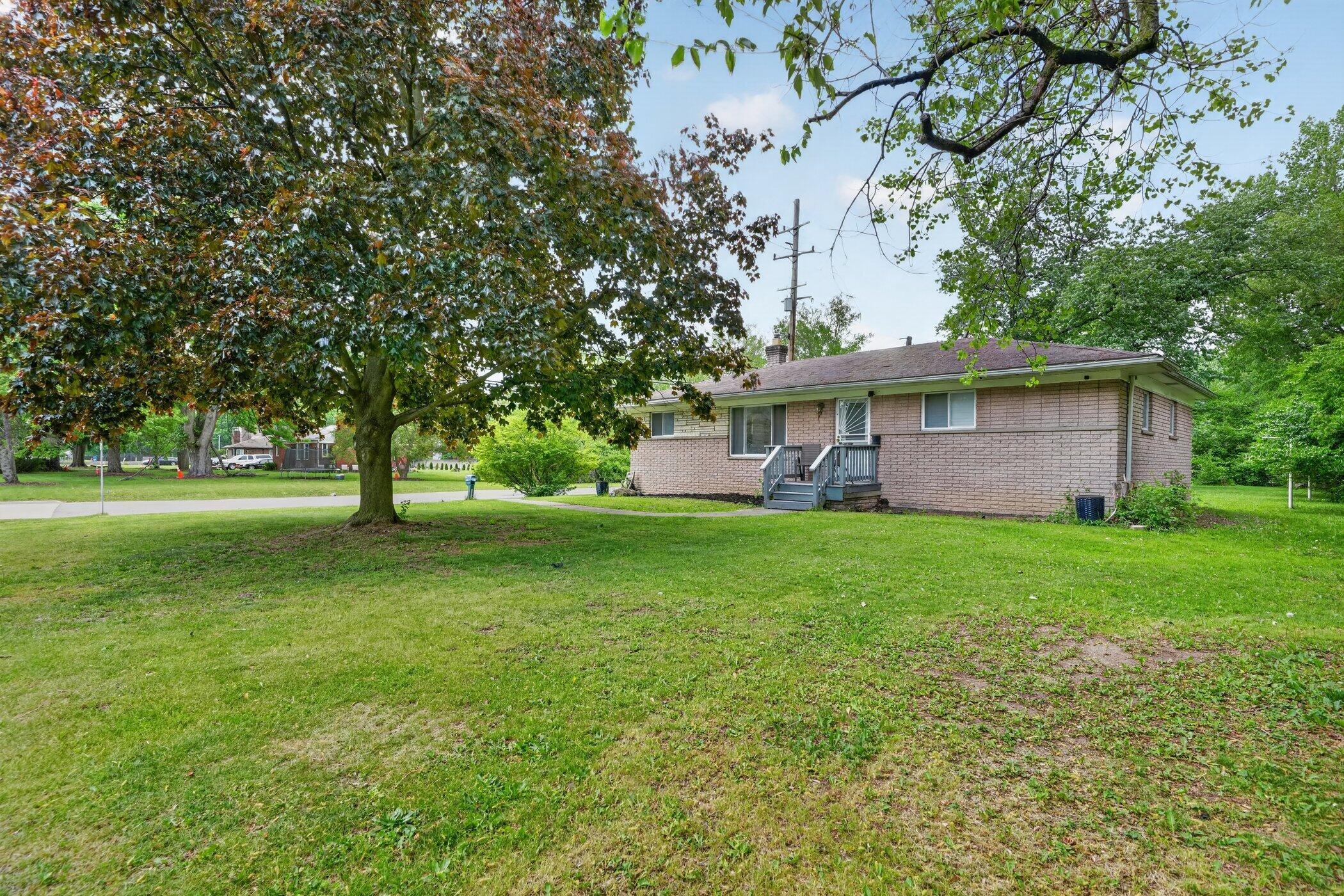 23100 Mapleridge Drive