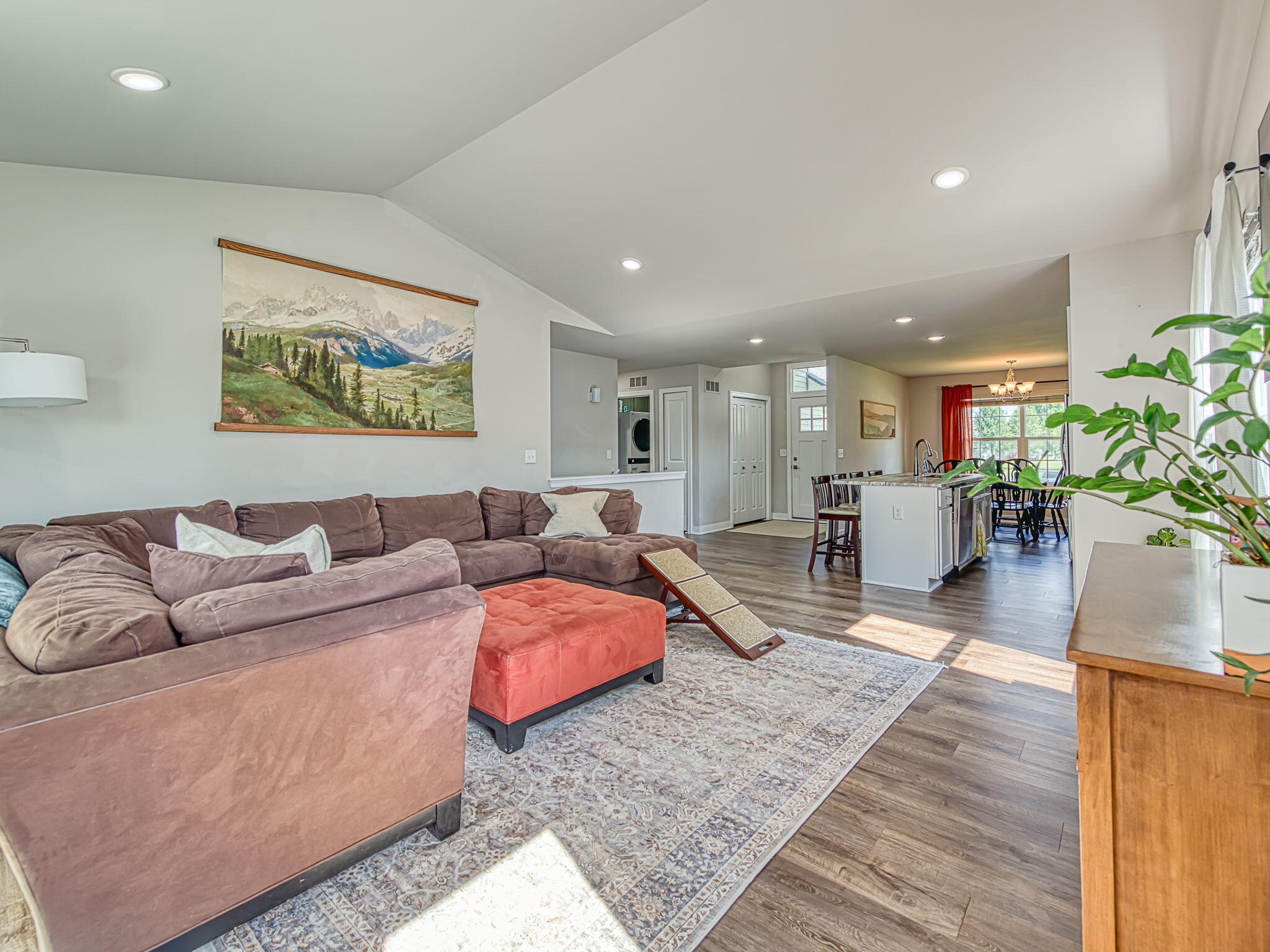 691 Goldfinch Lane