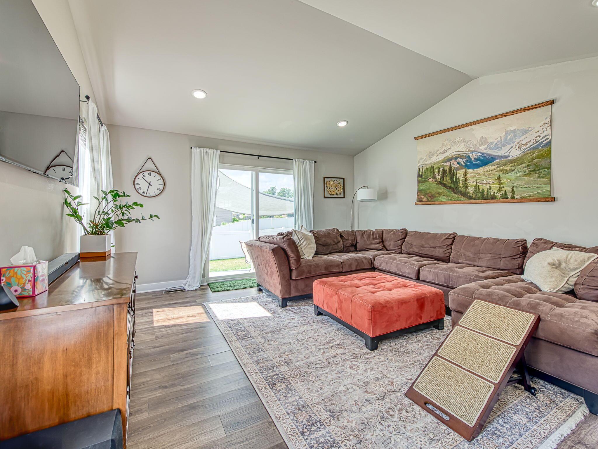 691 Goldfinch Lane
