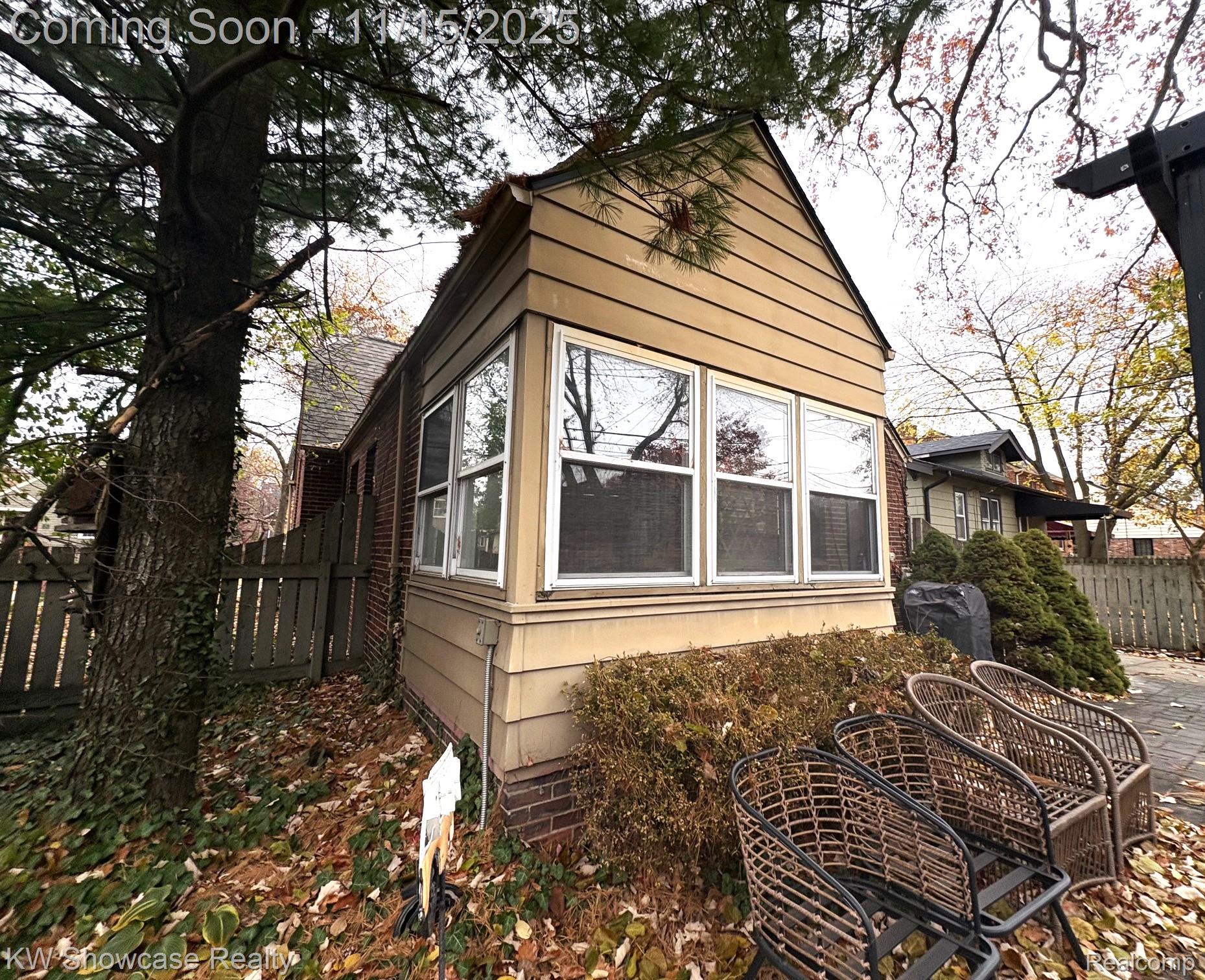 263 W Woodland Street N