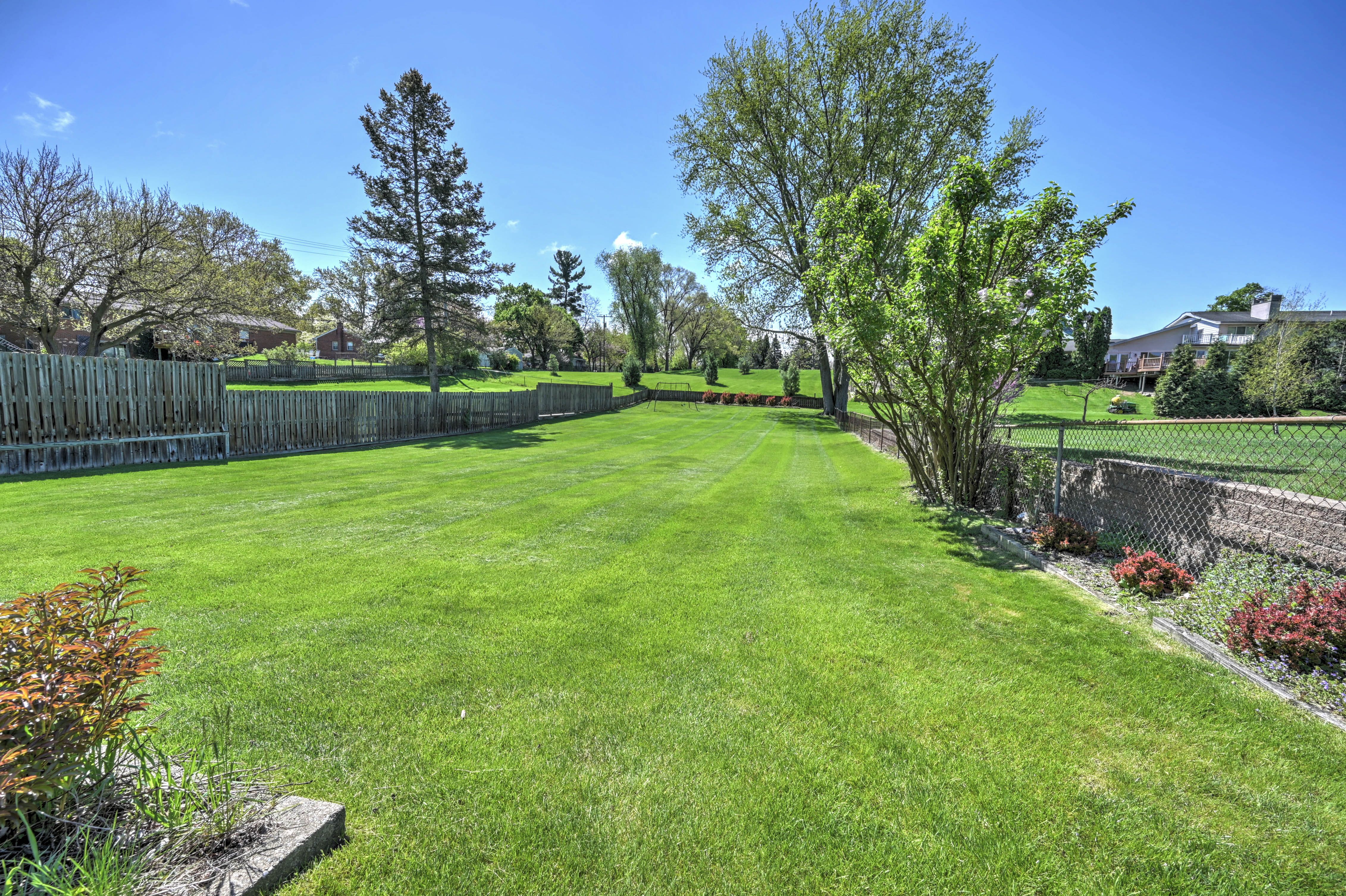 390 RED OAK Lane