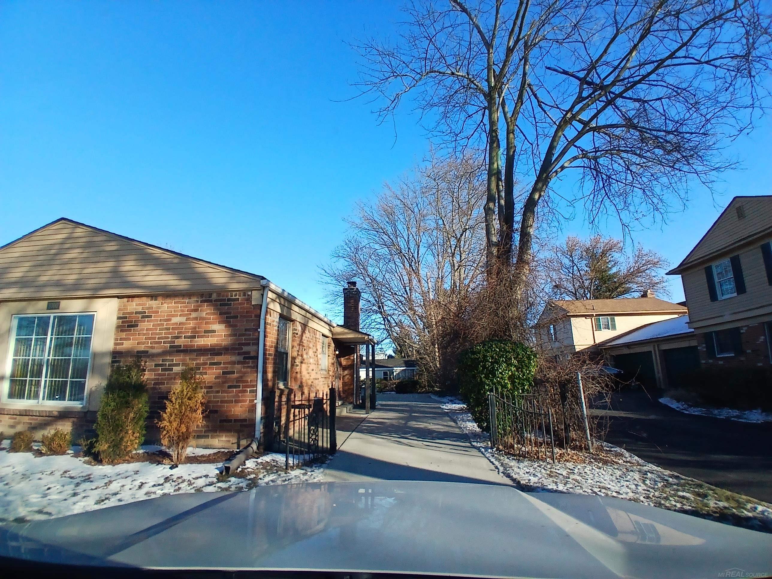 1000 Vernier Road