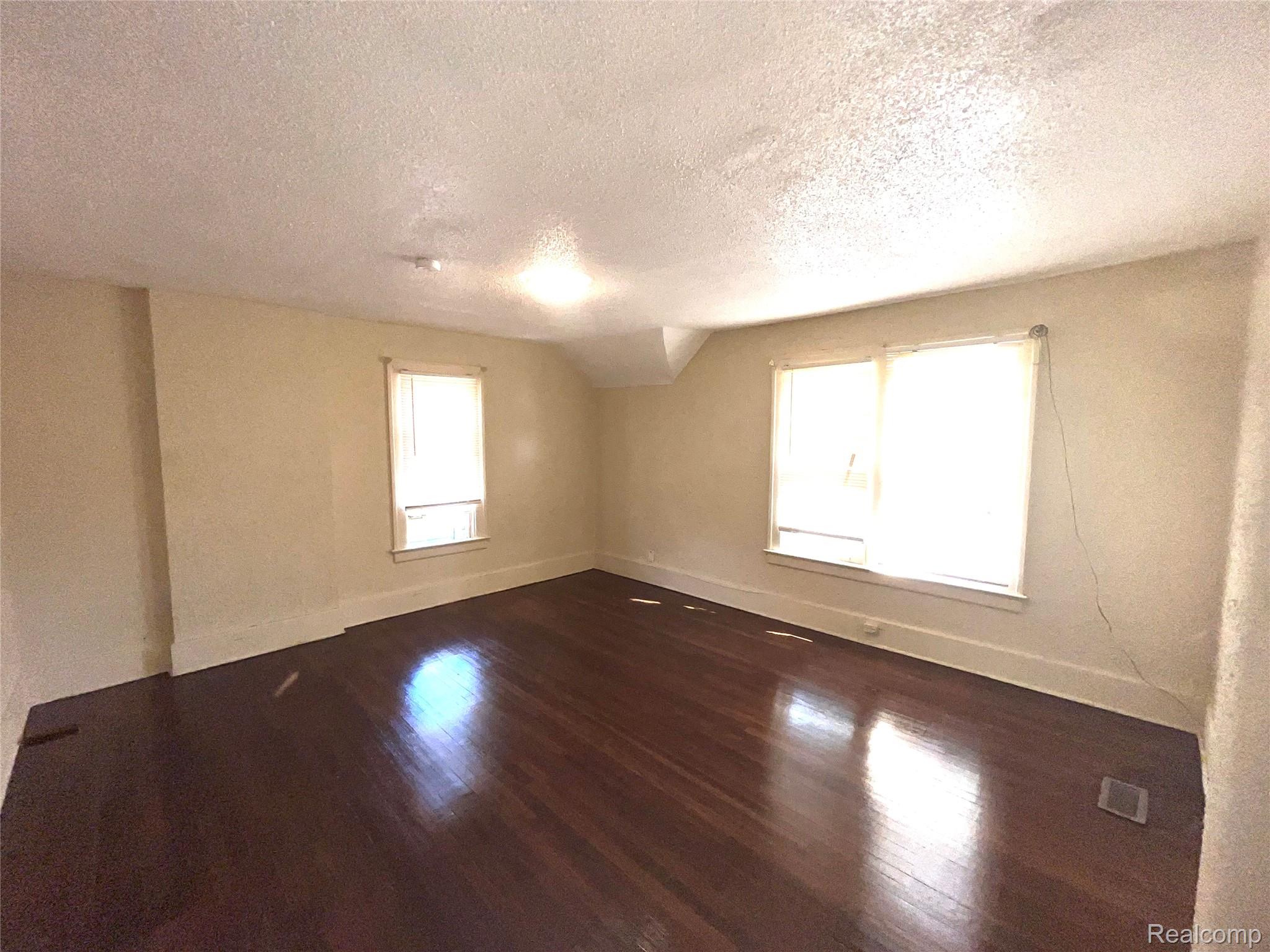 Highland Park City, Michigan 48203, United States, 5 Bedrooms Bedrooms, ,1 BathroomBathrooms,Residential,Active,202488