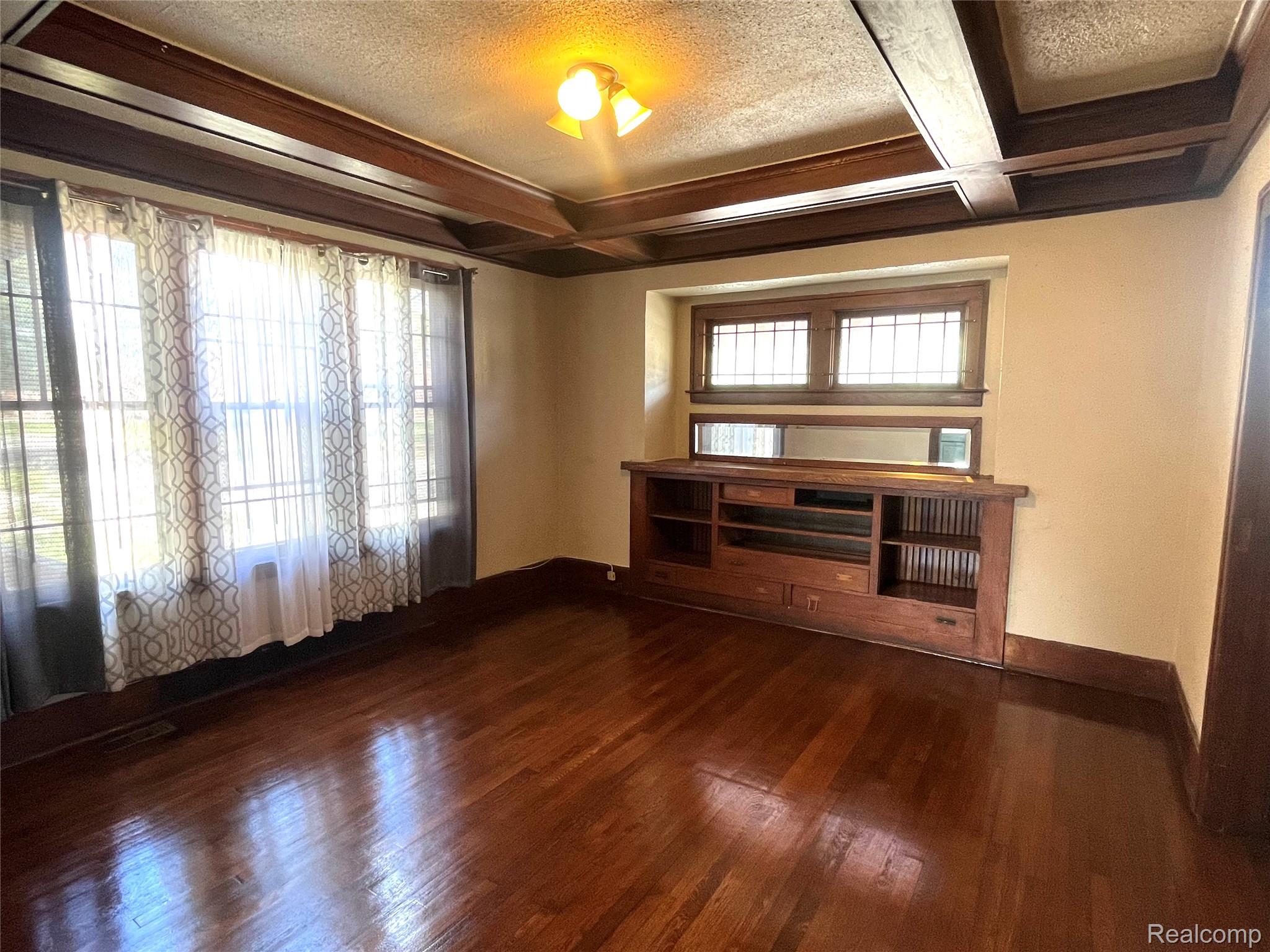 Highland Park City, Michigan 48203, United States, 5 Bedrooms Bedrooms, ,1 BathroomBathrooms,Residential,Active,202488