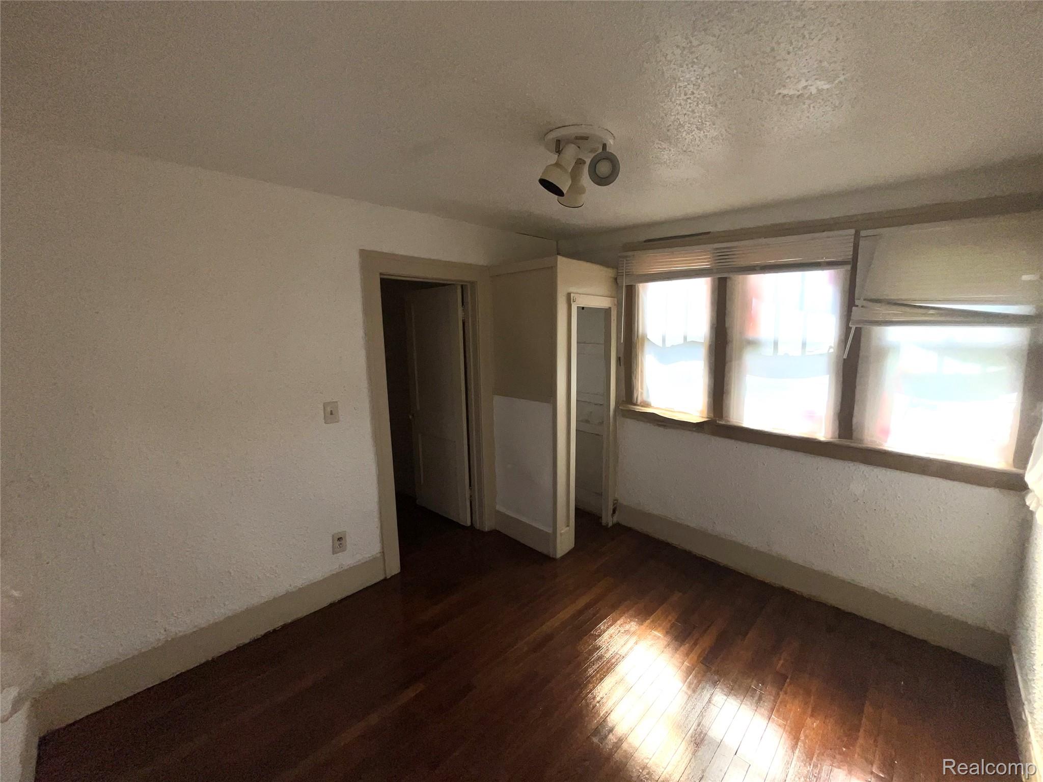 Highland Park City, Michigan 48203, United States, 5 Bedrooms Bedrooms, ,1 BathroomBathrooms,Residential,Active,202488