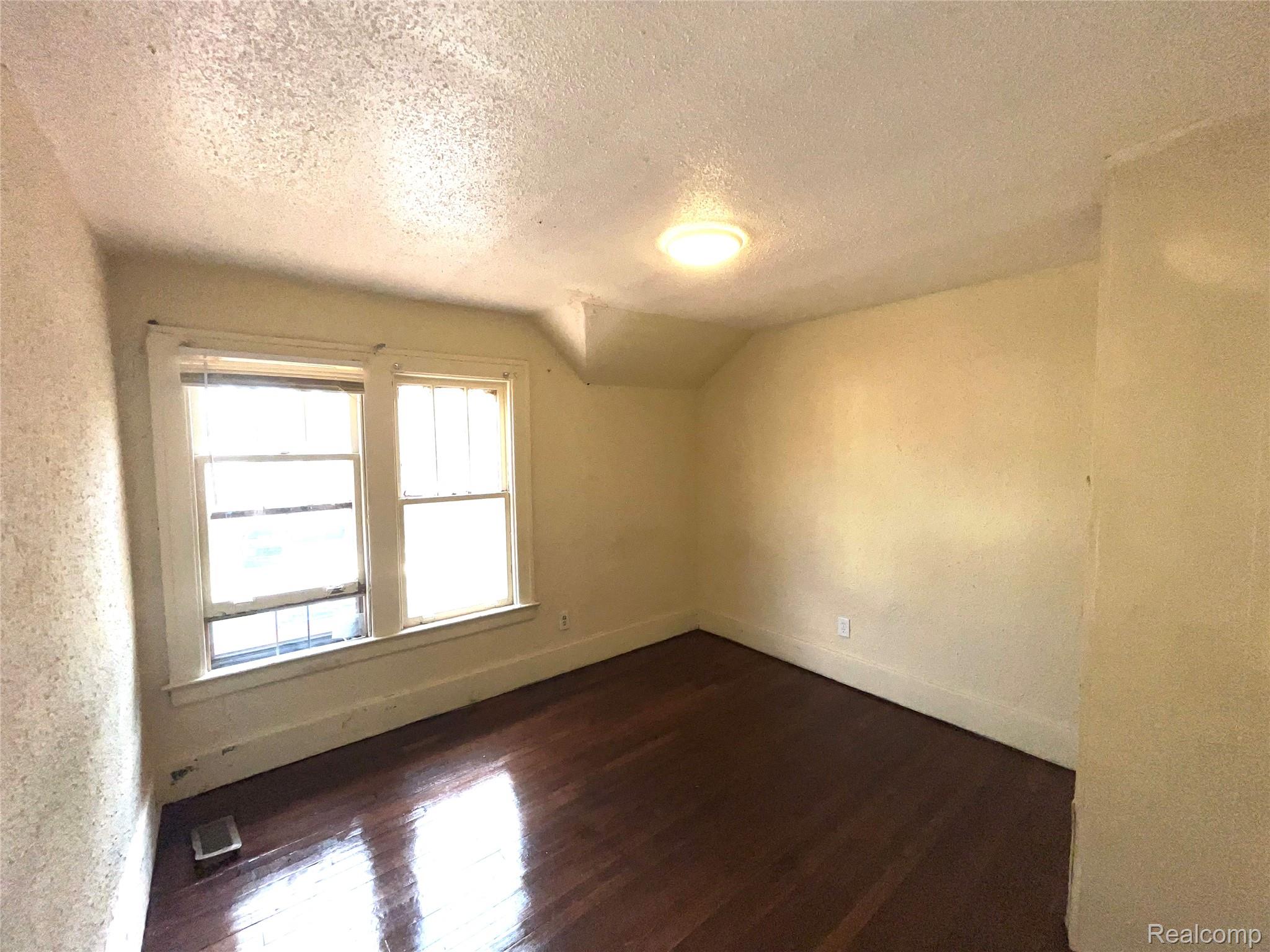 Highland Park City, Michigan 48203, United States, 5 Bedrooms Bedrooms, ,1 BathroomBathrooms,Residential,Active,202488