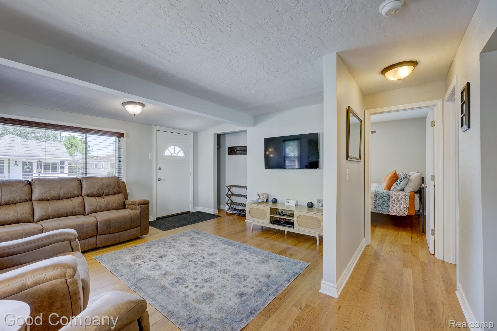 45 W Morehouse Avenue
