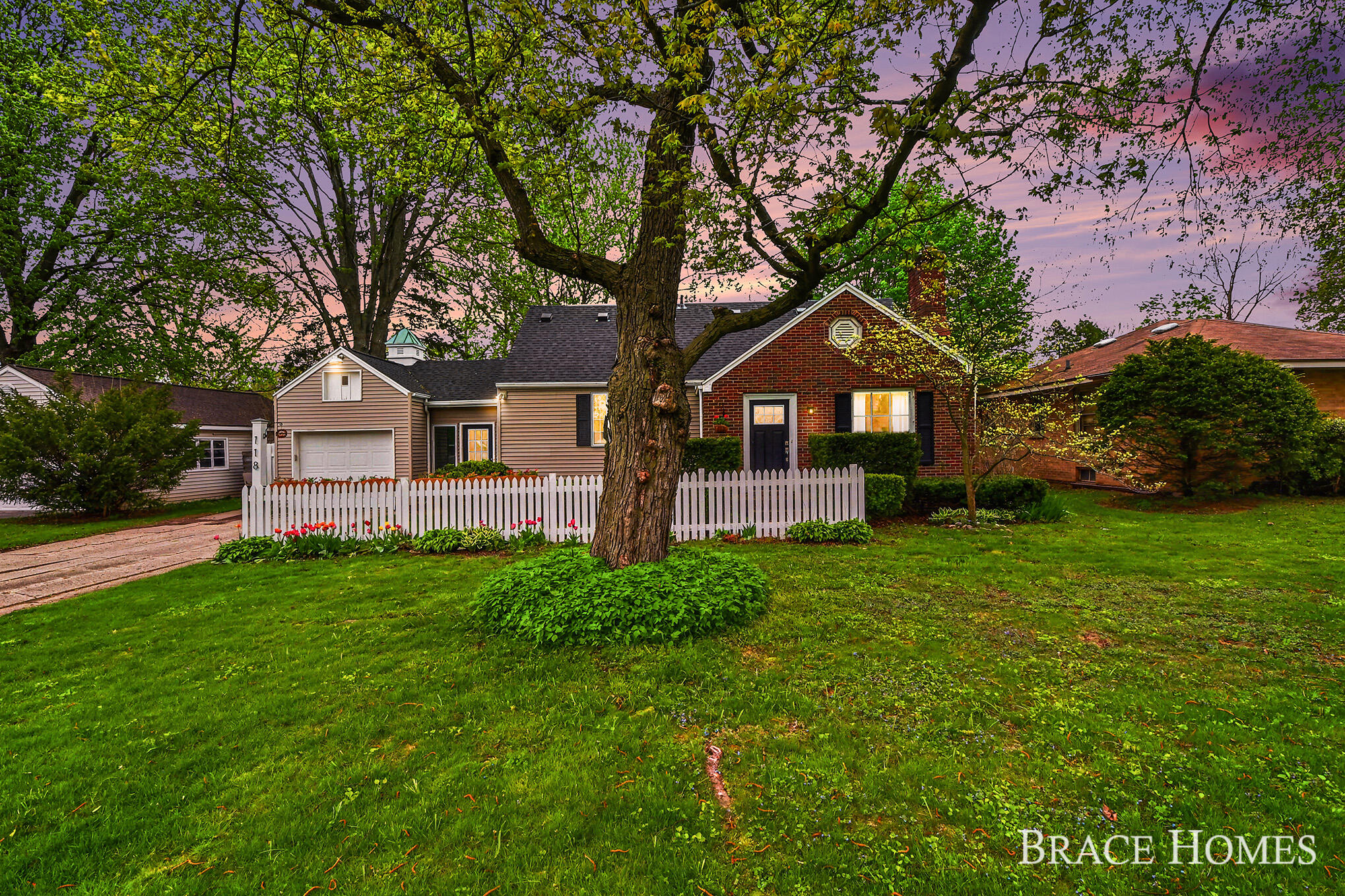 118 Ivanhoe Avenue NE