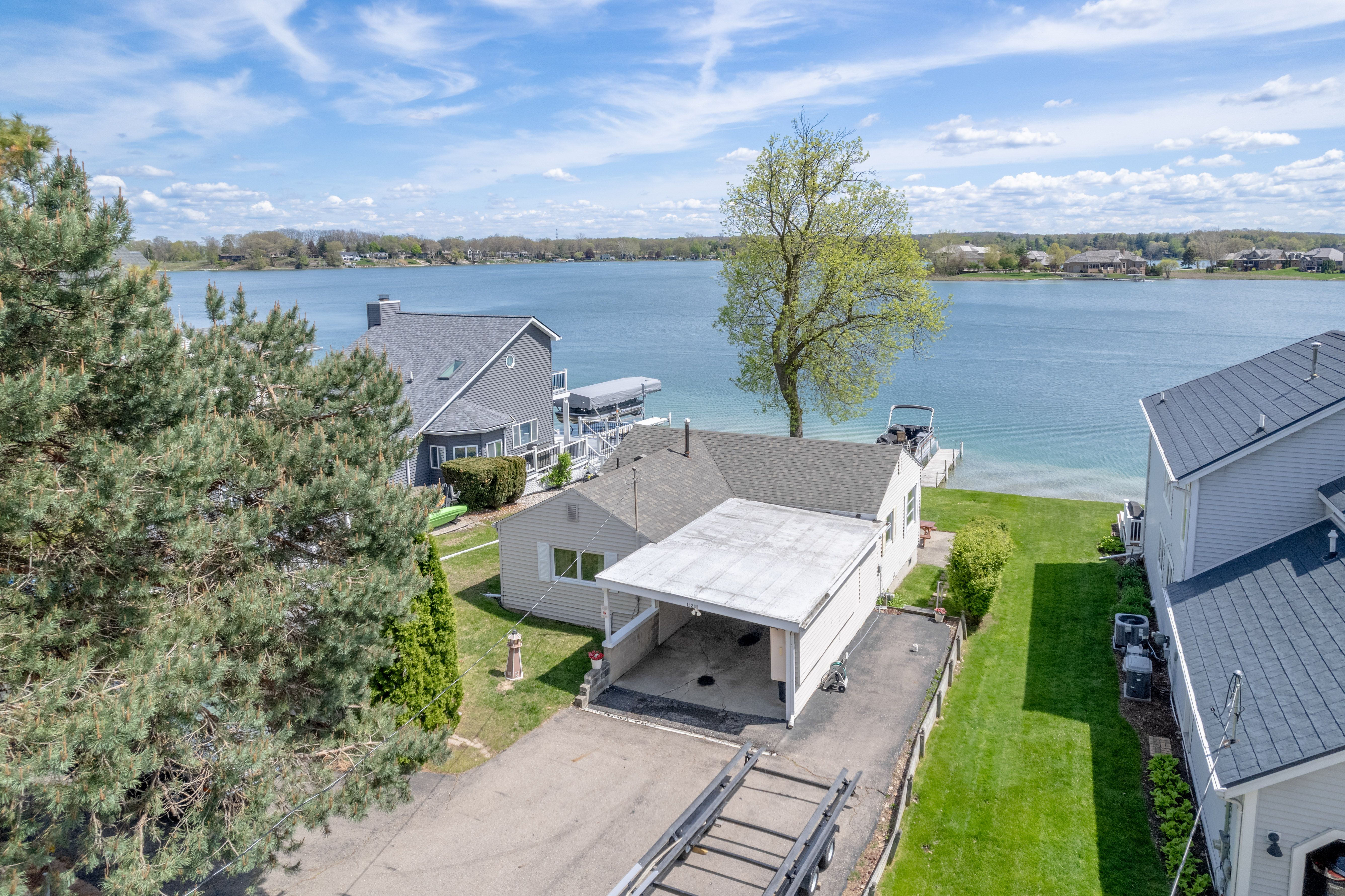 Fenton Charter Township Genesee, Michigan 48451, United States, 2 Bedrooms Bedrooms, ,1 BathroomBathrooms,Residential,Active,126047