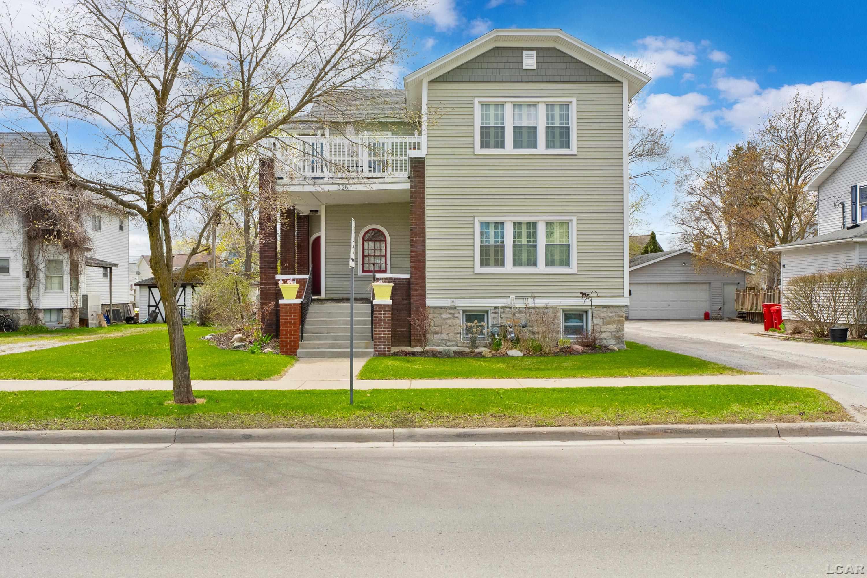 328 W Washington Avenue