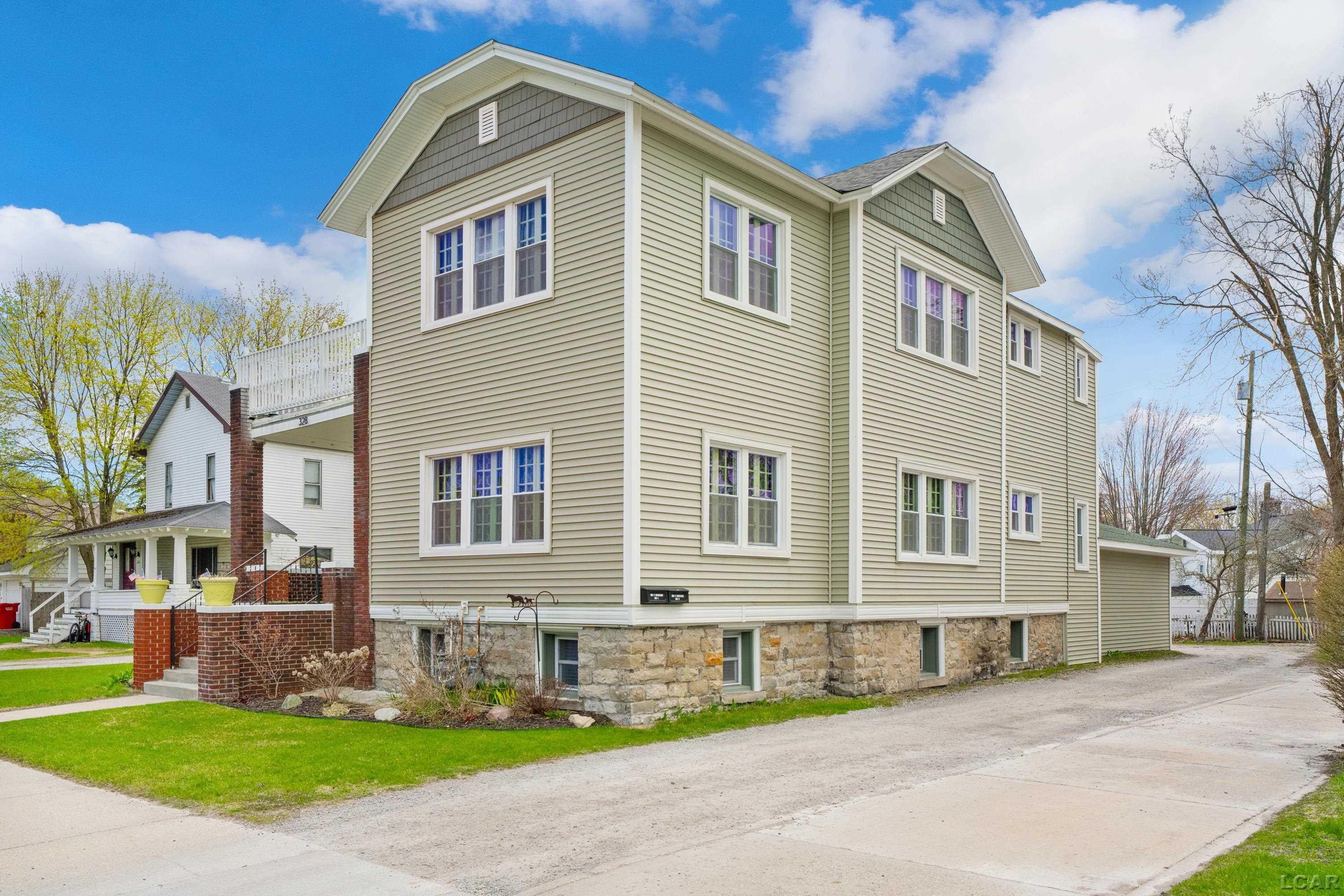 328 W Washington Avenue