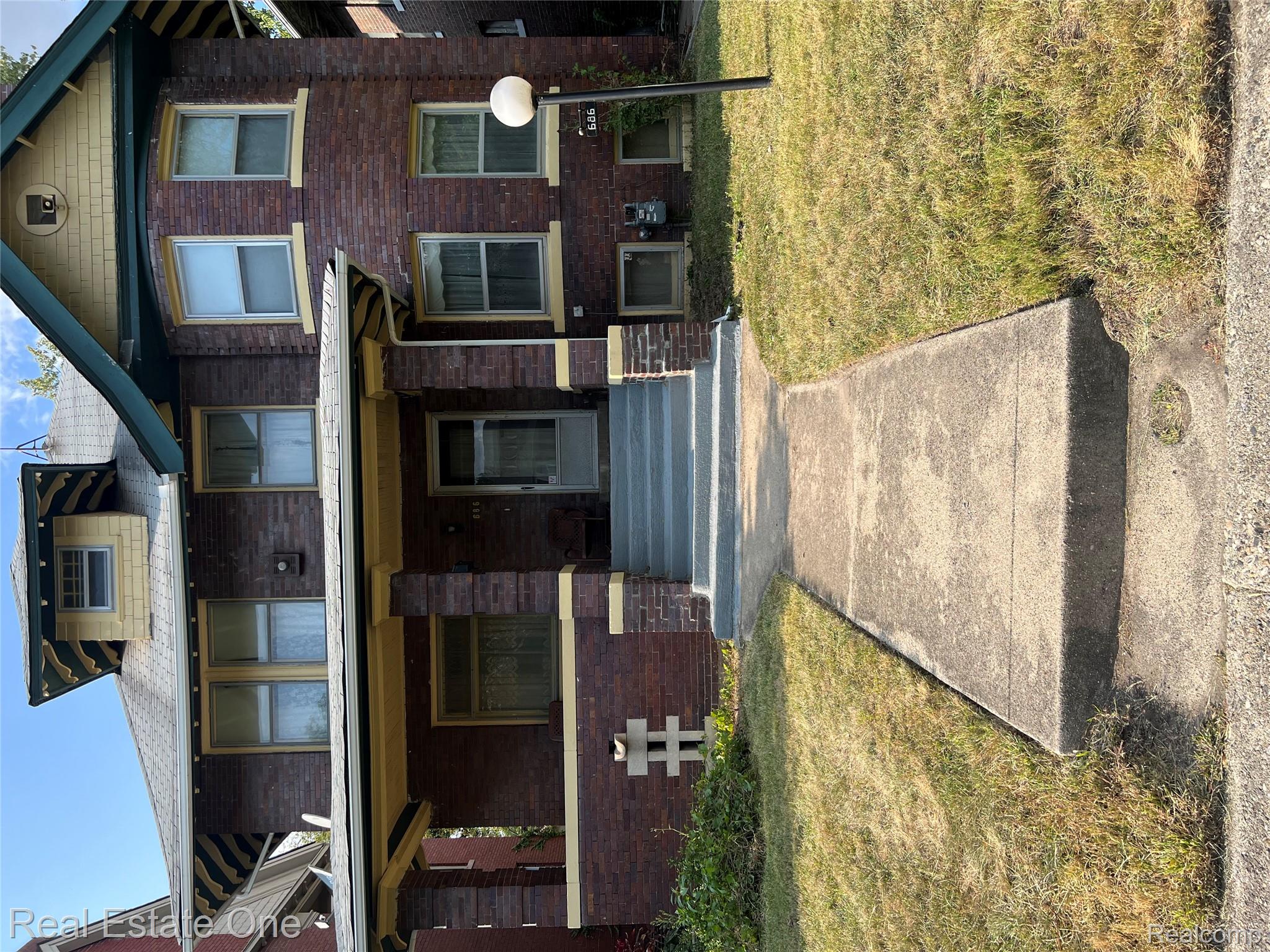 686 ATKINSON ST. ATKINSON S