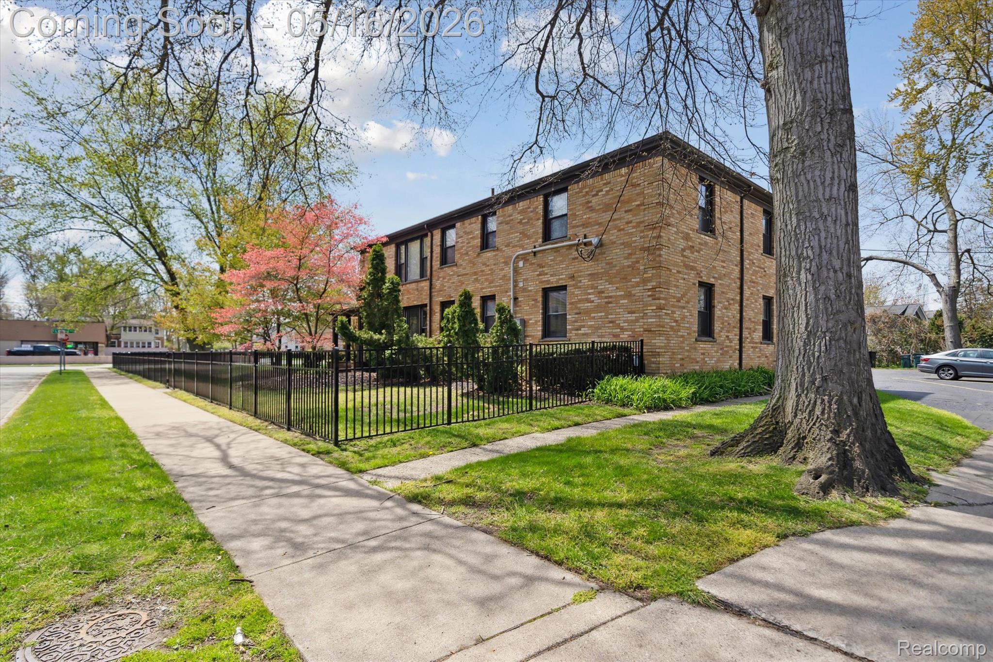 617 E Lincoln Avenue