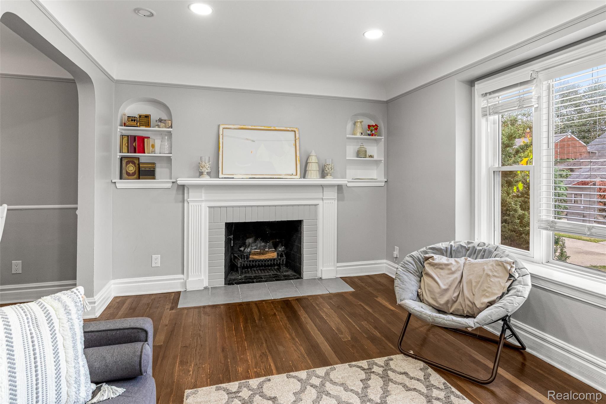 2003 N Rosevere Avenue