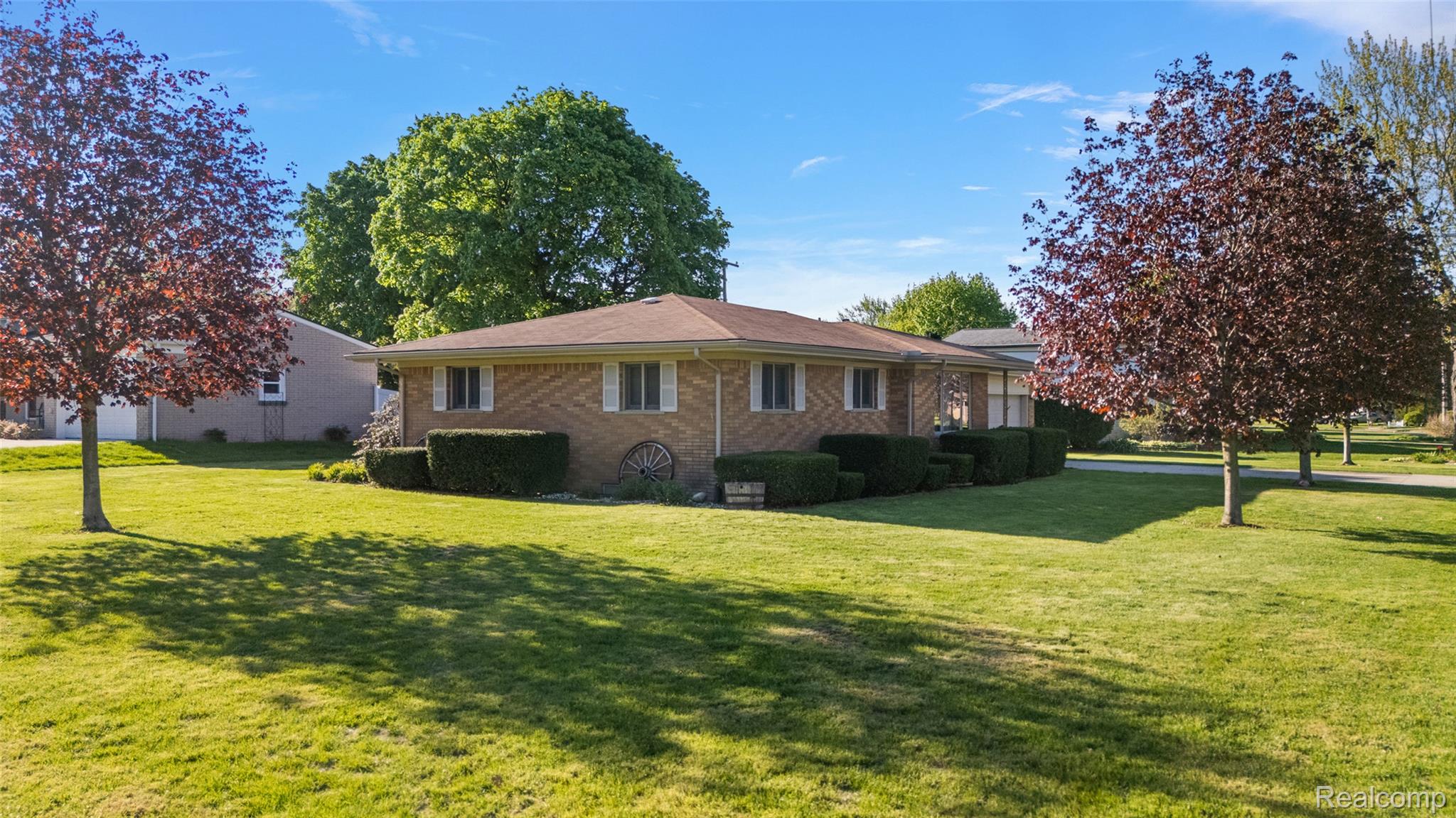 15 Pleasant Lake Drive