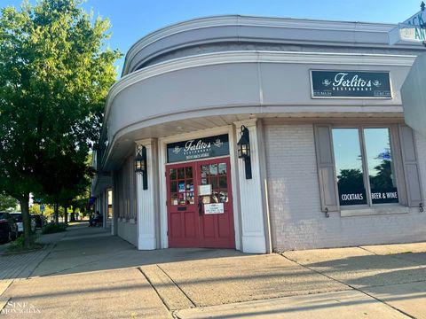 20745 Mack Avenue Grosse Pointe Woods City MI 48236