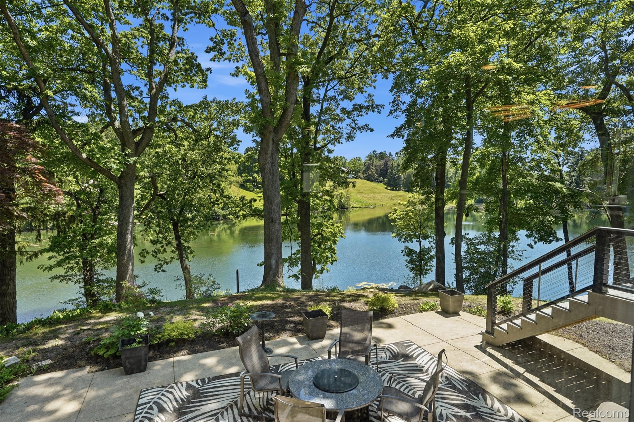 3511 LAKECREST Drive