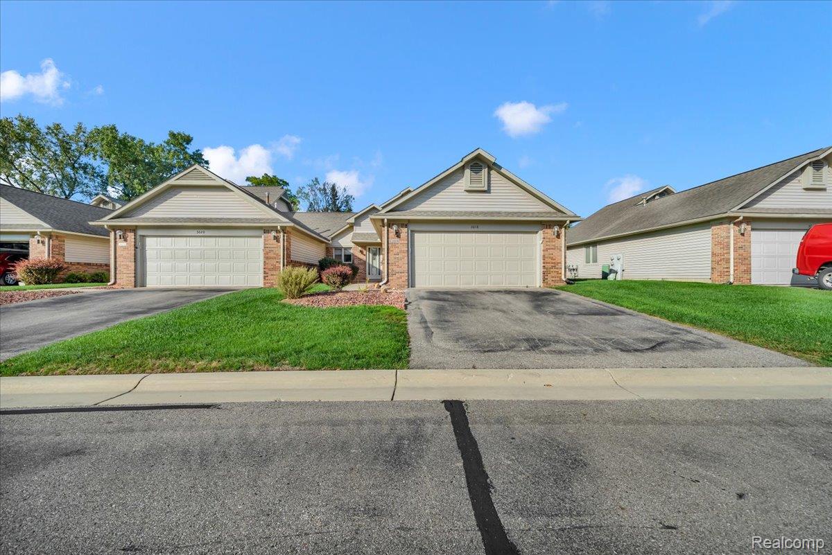 3018 Rivers Edge Drive N