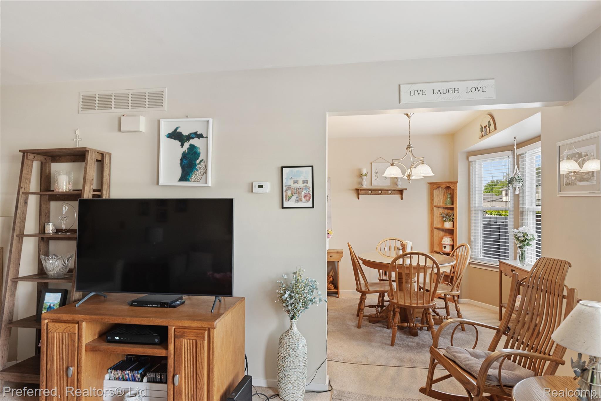 1921 Vine Way Drive 36