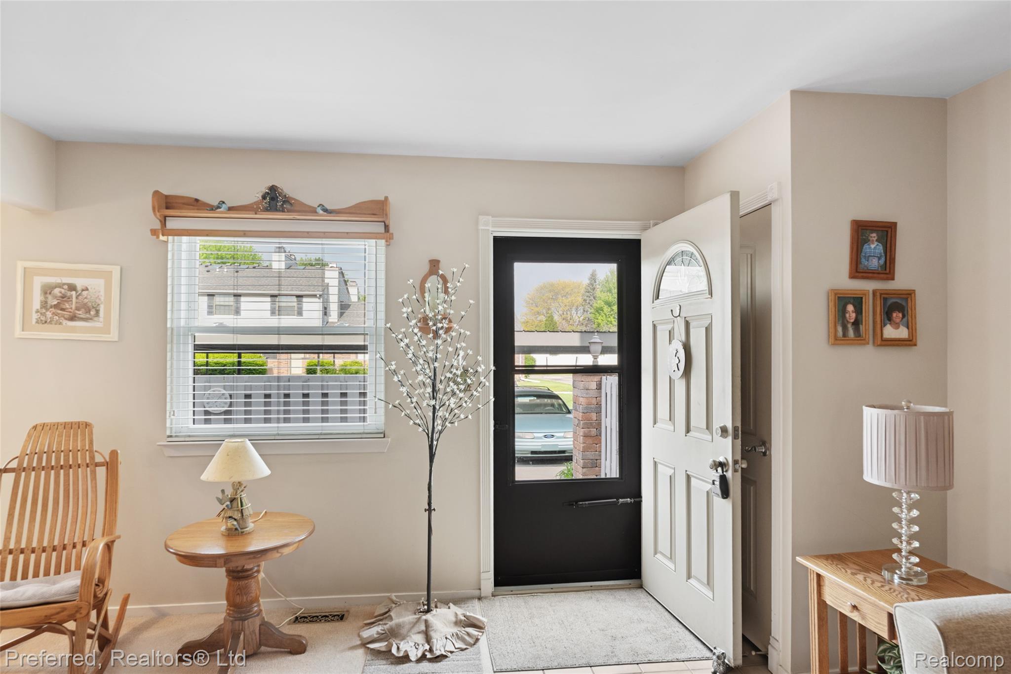 1921 Vine Way Drive 36