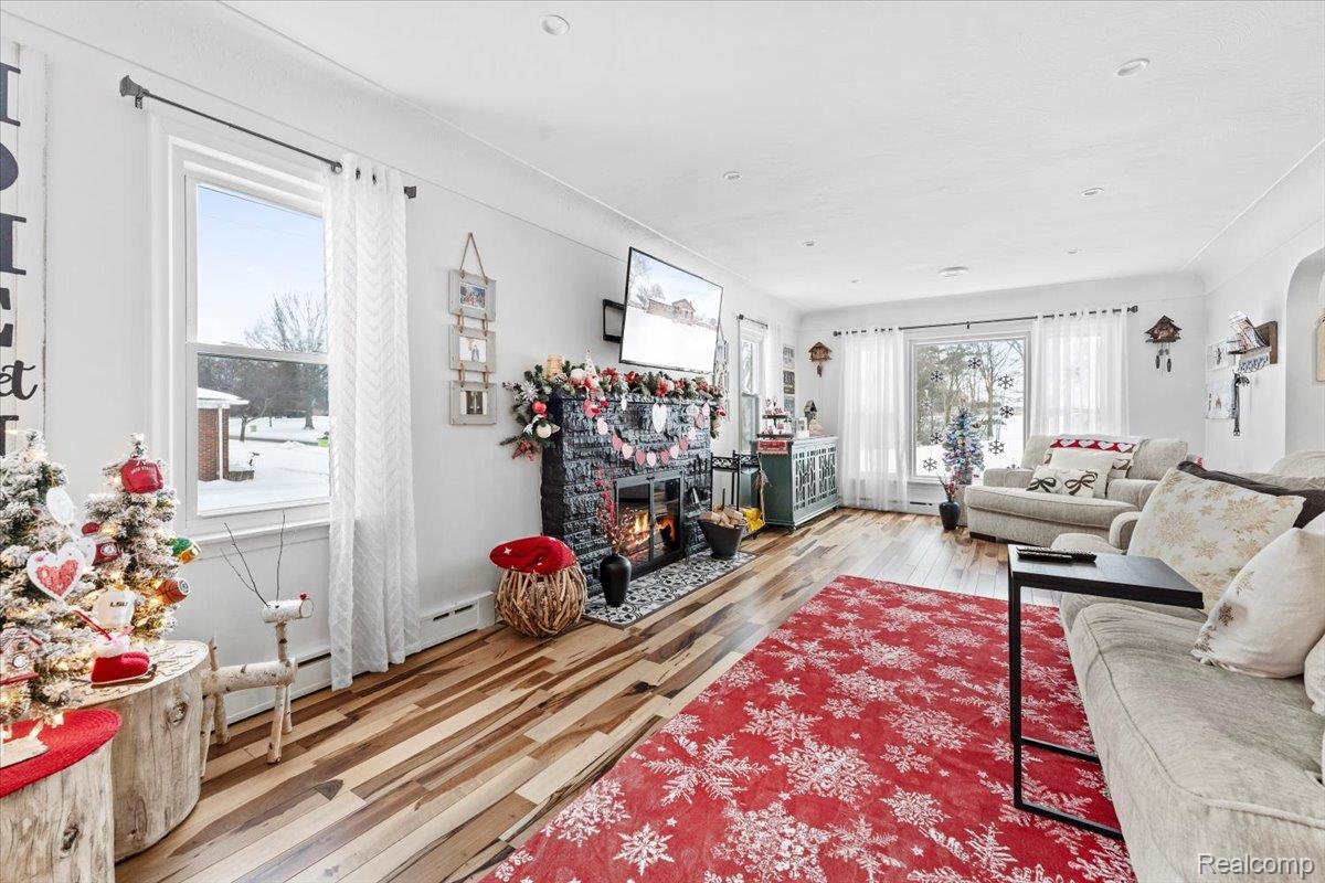 28336 Sheeks Boulevard N