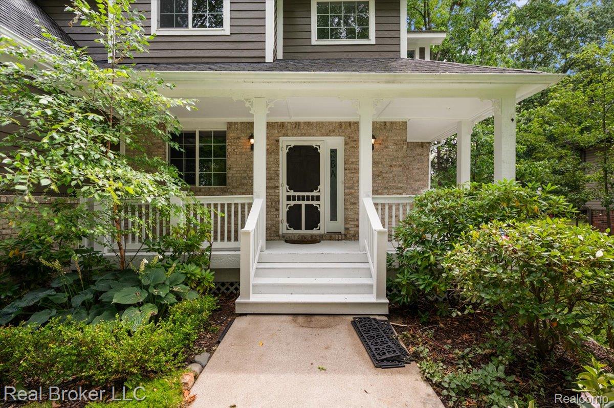 2475 Horace Street