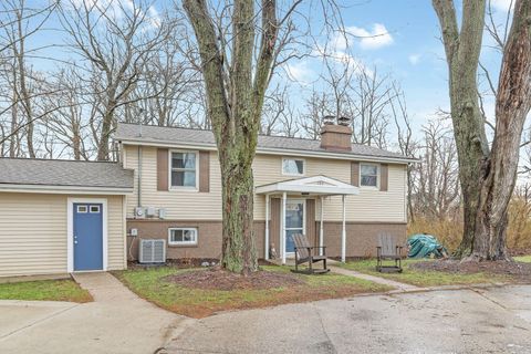 Tiny photo for 723 Arbor Court, South Haven City, MI 49090 (MLS # 69026009579)