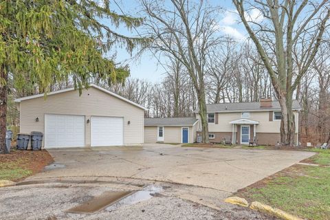 Tiny photo for 723 Arbor Court, South Haven City, MI 49090 (MLS # 69026009579)