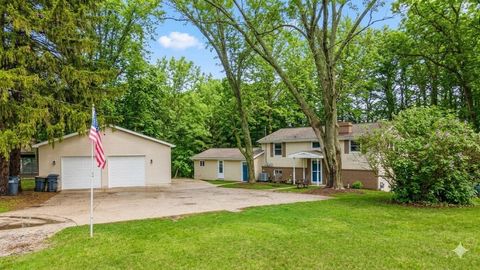 Photo of 723 Arbor Court, South Haven City, MI 49090 (MLS # 69026009579)