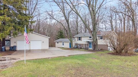 Tiny photo for 723 Arbor Court, South Haven City, MI 49090 (MLS # 69026009579)