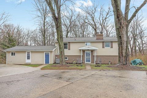 Tiny photo for 723 Arbor Court, South Haven City, MI 49090 (MLS # 69026009579)