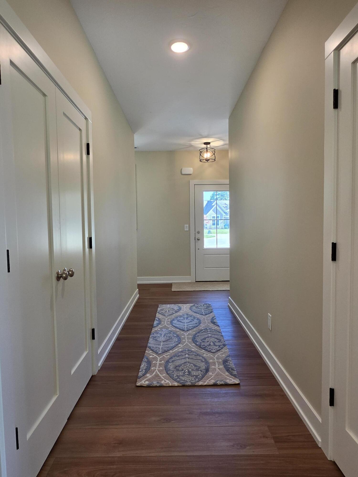 1468 Maplewood Drive 9