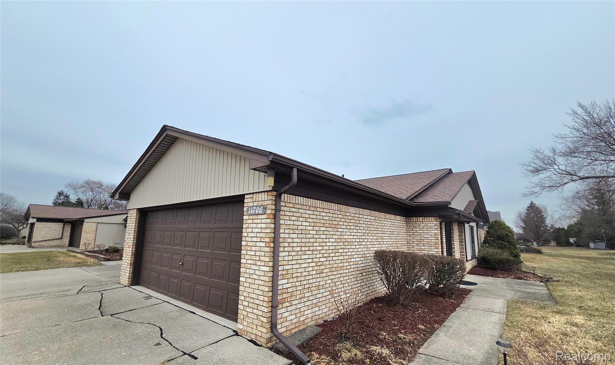11700 Amber Le Drive
