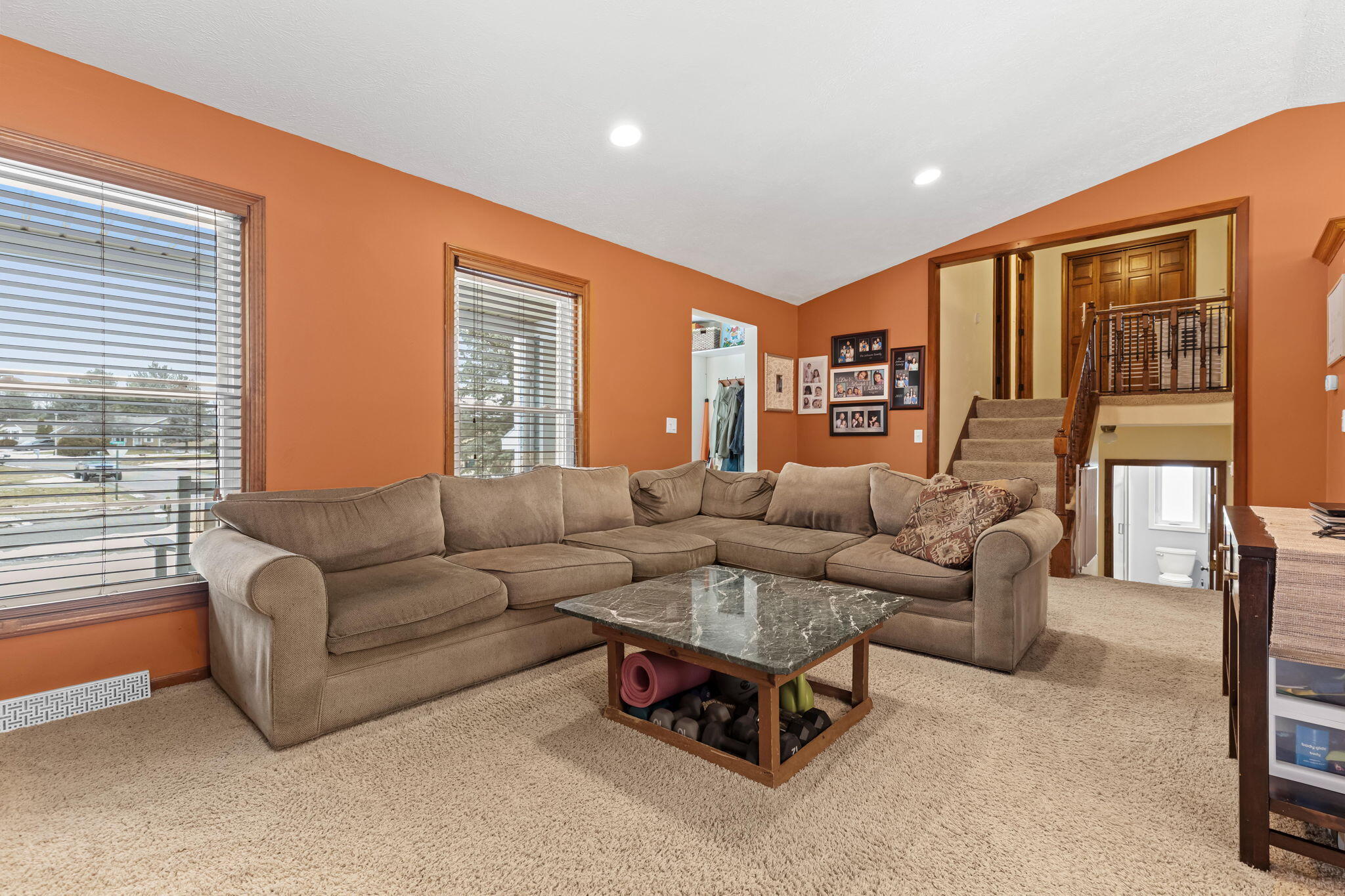 6560 Crownpointe Drive SW