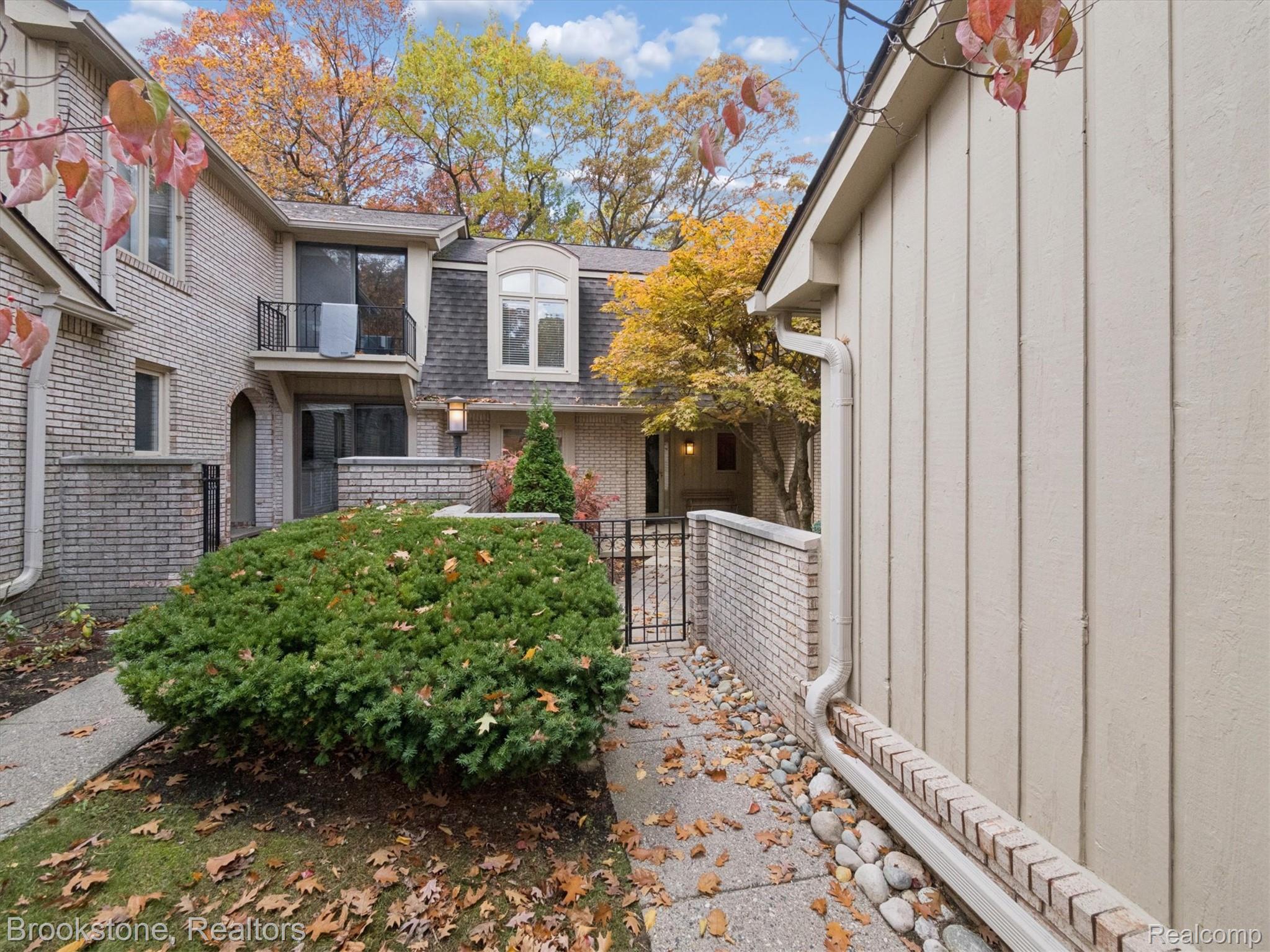 1289 Greenglen Court