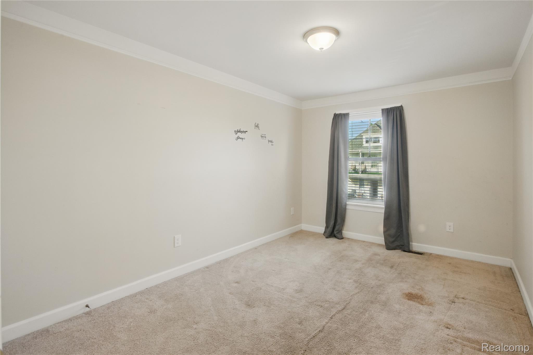 HamtramcK City, Michigan 48212, United States, 3 Bedrooms Bedrooms, ,2 BathroomsBathrooms,Residential,Pending,140737