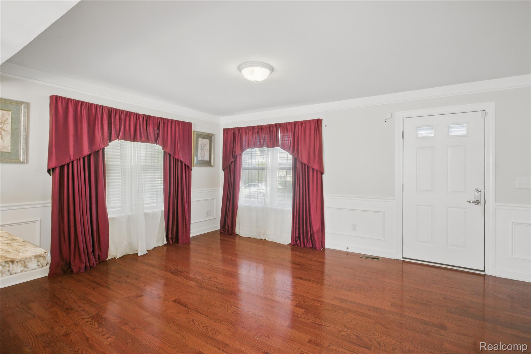 HamtramcK City, Michigan 48212, United States, 3 Bedrooms Bedrooms, ,2 BathroomsBathrooms,Residential,Pending,140737