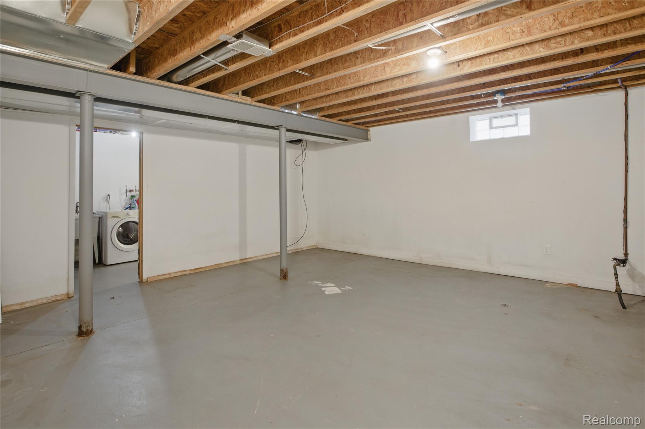 HamtramcK City, Michigan 48212, United States, 3 Bedrooms Bedrooms, ,2 BathroomsBathrooms,Residential,Pending,140737