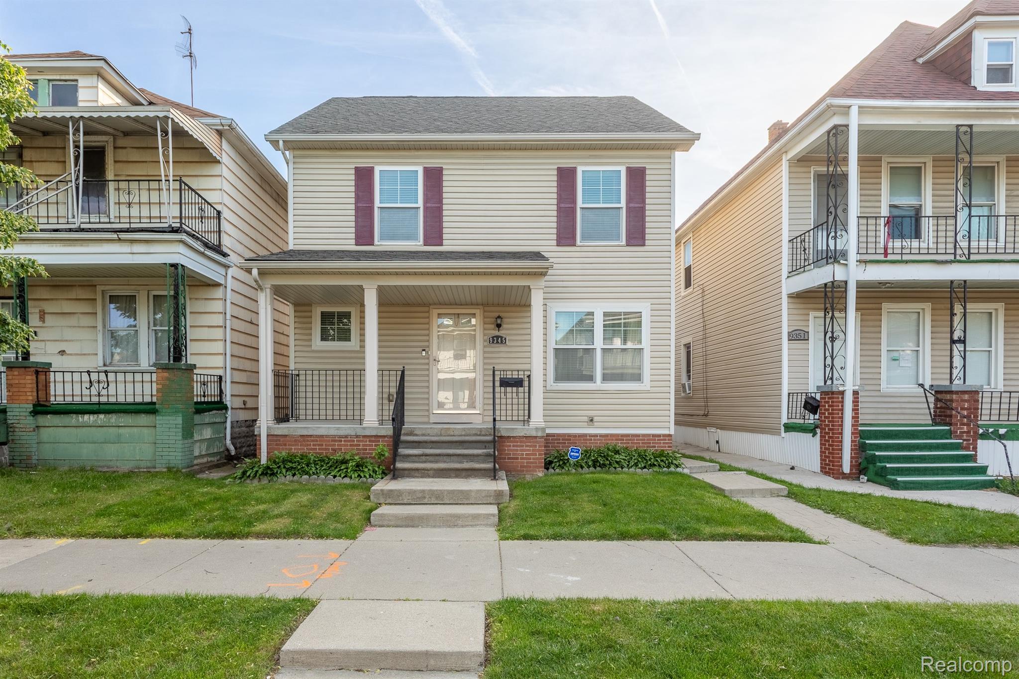 HamtramcK City, Michigan 48212, United States, 3 Bedrooms Bedrooms, ,2 BathroomsBathrooms,Residential,Pending,140737