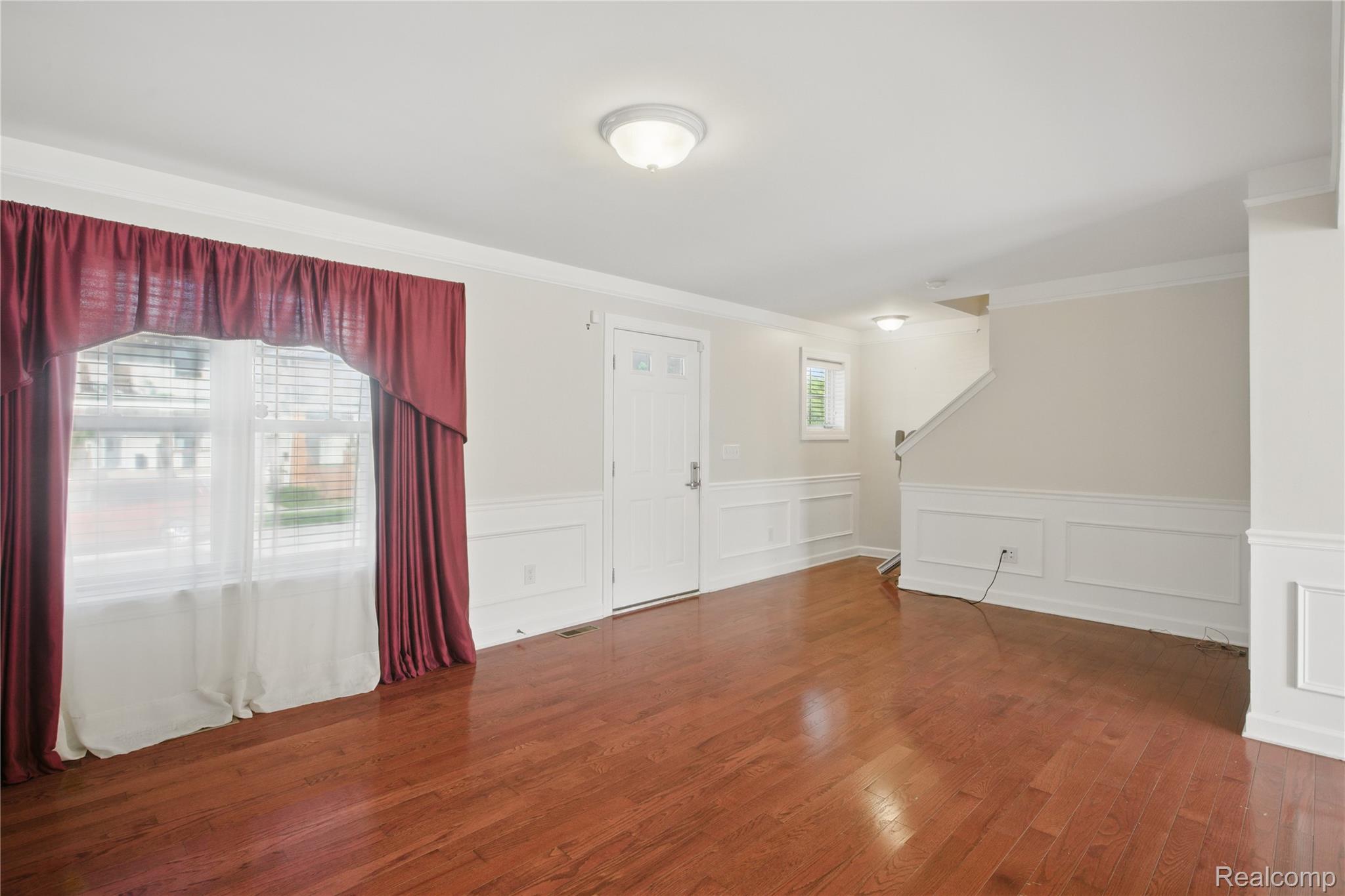 HamtramcK City, Michigan 48212, United States, 3 Bedrooms Bedrooms, ,2 BathroomsBathrooms,Residential,Pending,140737