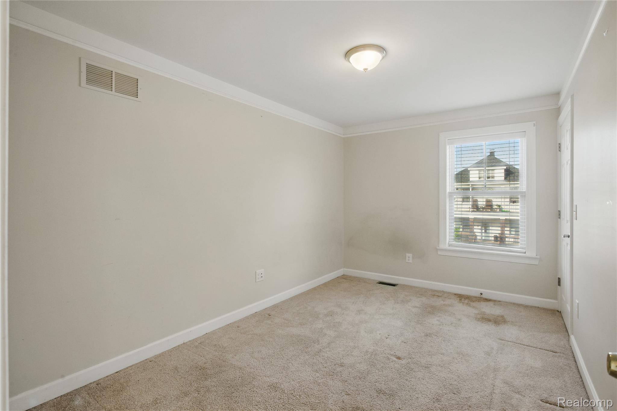 HamtramcK City, Michigan 48212, United States, 3 Bedrooms Bedrooms, ,2 BathroomsBathrooms,Residential,Pending,140737