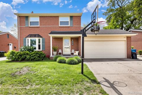 4772 Marian Avenue Warren City MI 48092