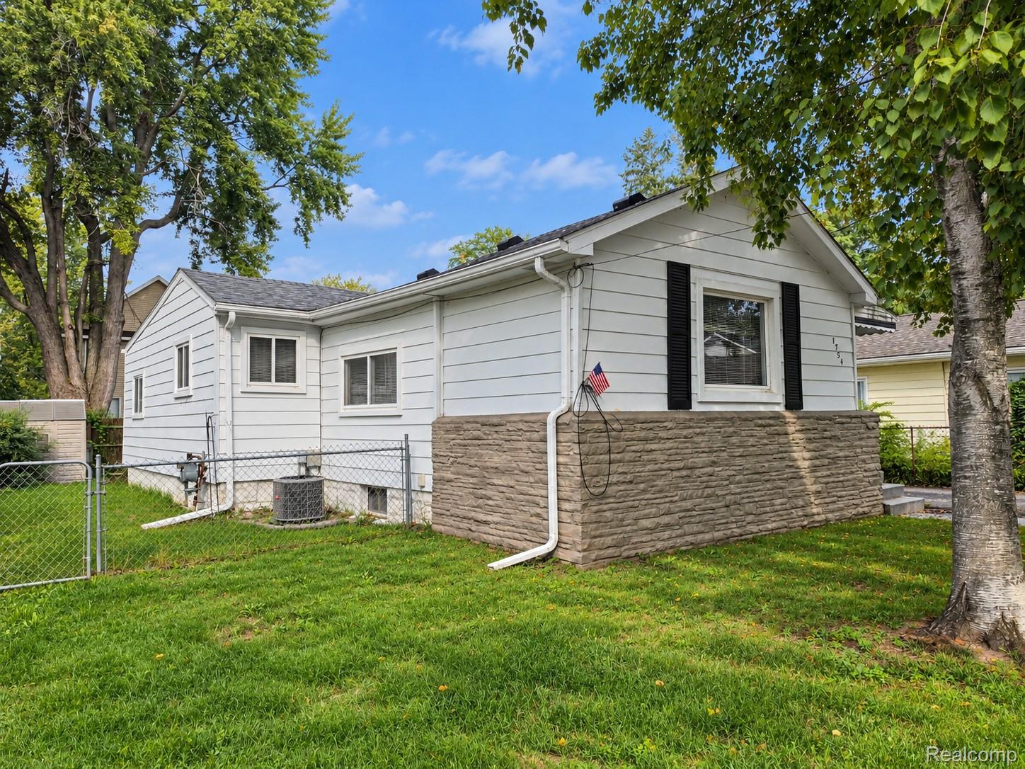 1754 Beechmont Street