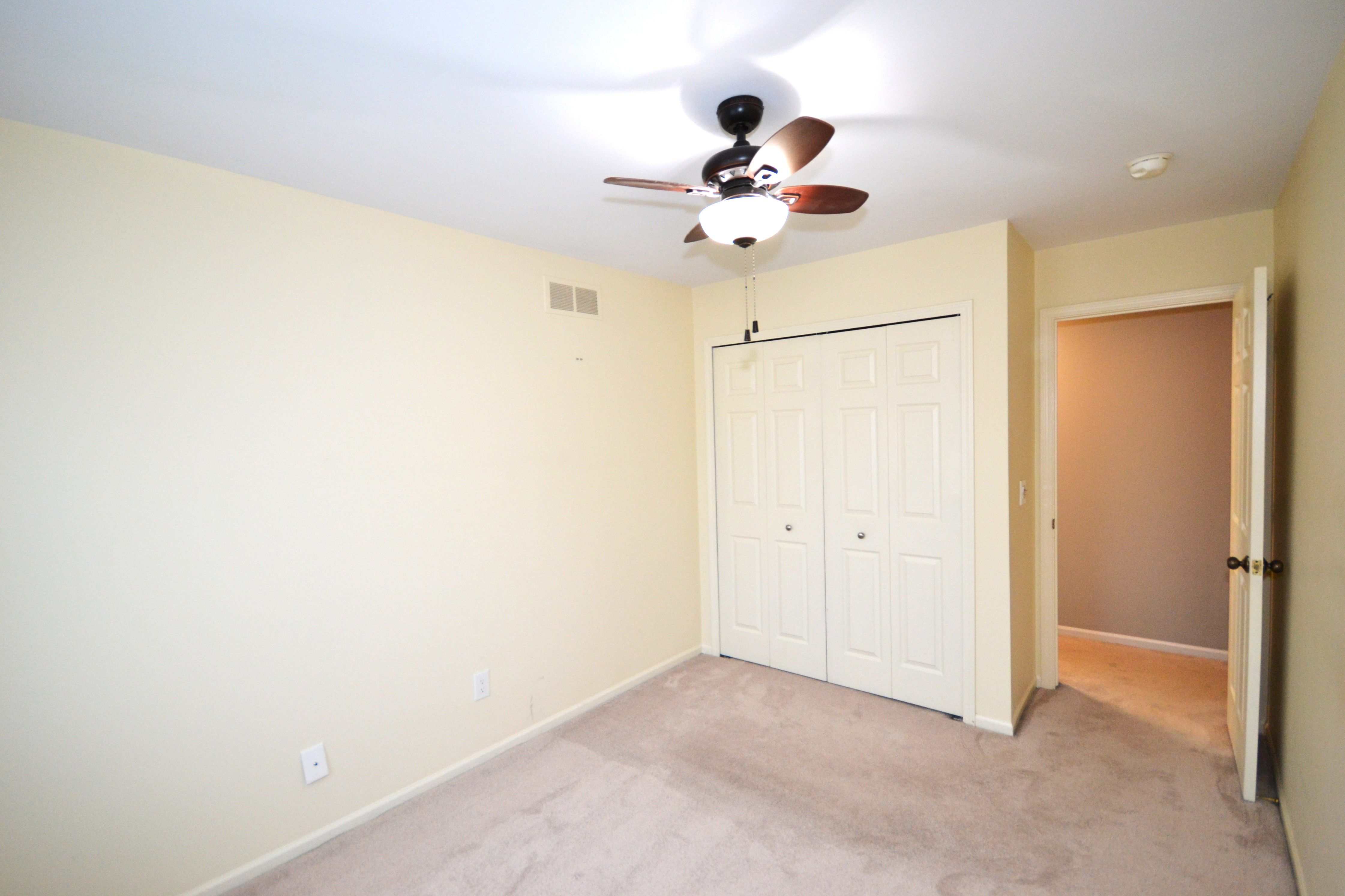 Dearborn City, Michigan 48124, United States, 2 Bedrooms Bedrooms, ,3 BathroomsBathrooms,Residential,Pending,131924