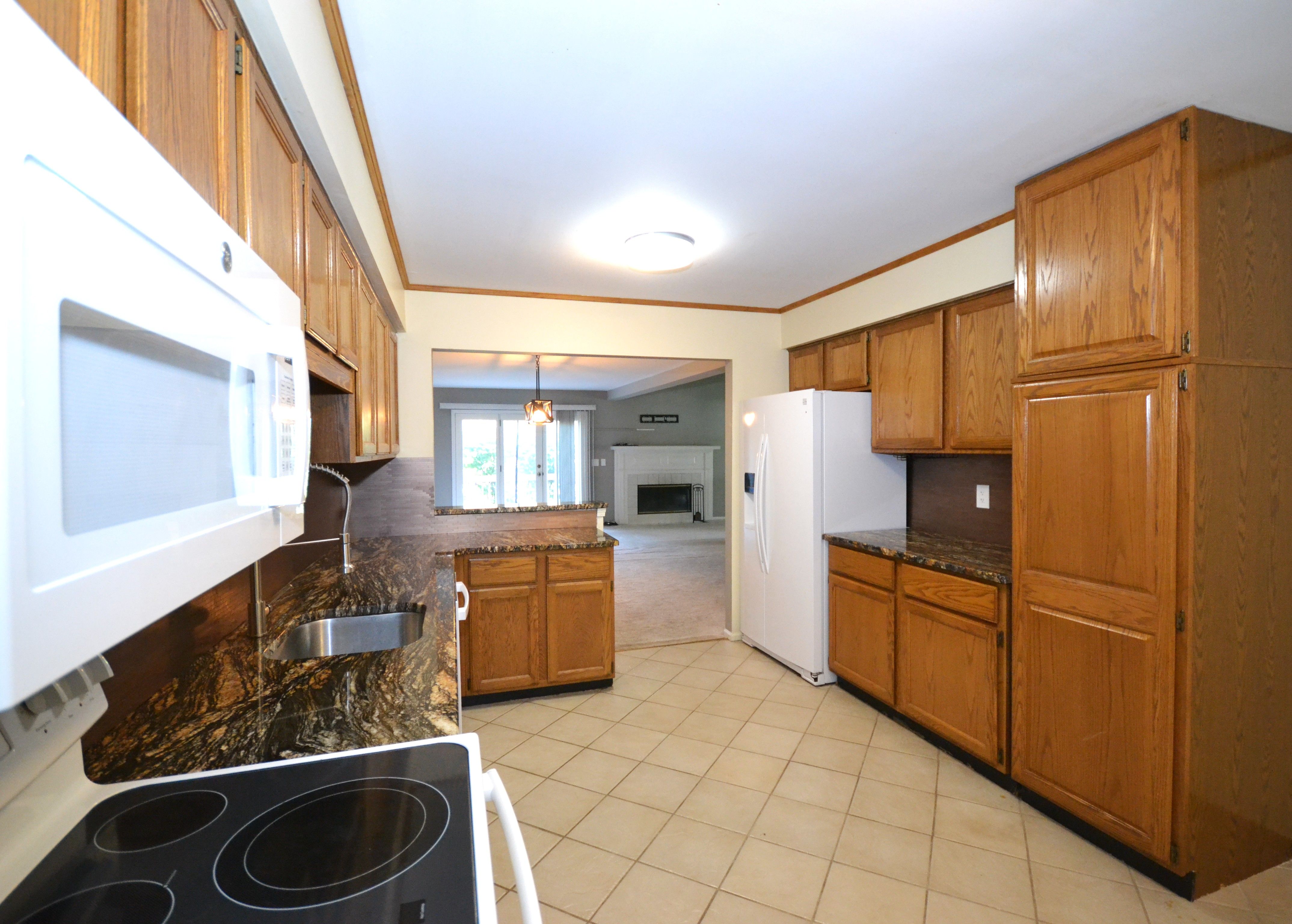 Dearborn City, Michigan 48124, United States, 2 Bedrooms Bedrooms, ,3 BathroomsBathrooms,Residential,Pending,131924