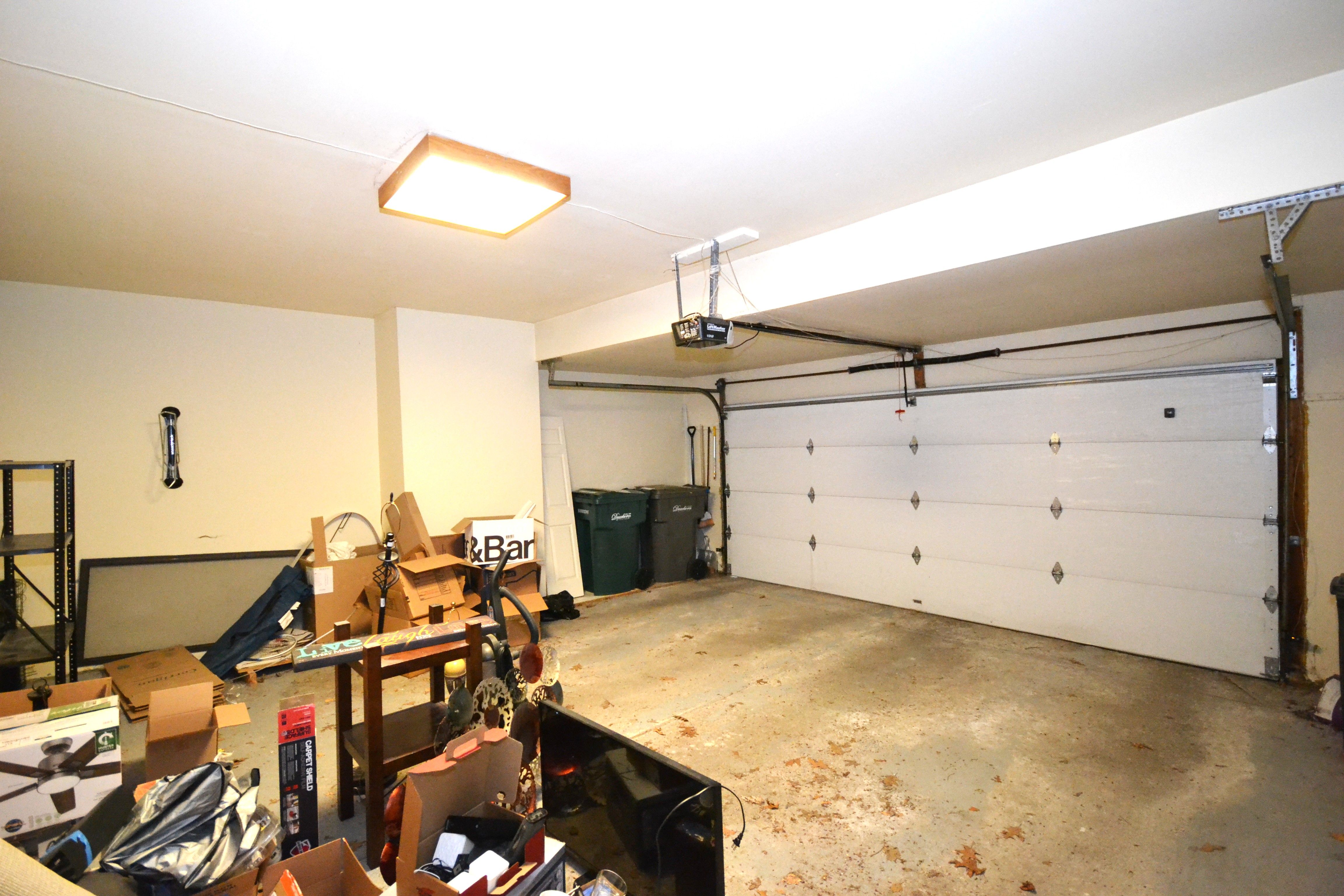 Dearborn City, Michigan 48124, United States, 2 Bedrooms Bedrooms, ,3 BathroomsBathrooms,Residential,Pending,131924