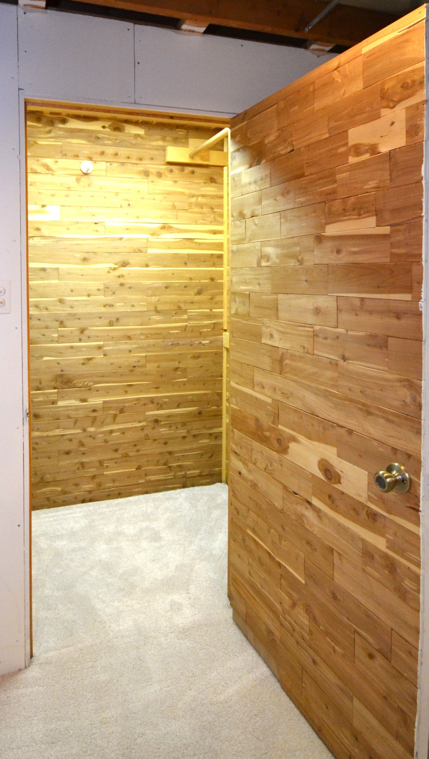 Dearborn City, Michigan 48124, United States, 2 Bedrooms Bedrooms, ,3 BathroomsBathrooms,Residential,Pending,131924